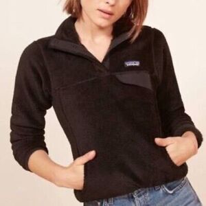 Patagonia women's black plush snap-T quarter-snap pullover, S